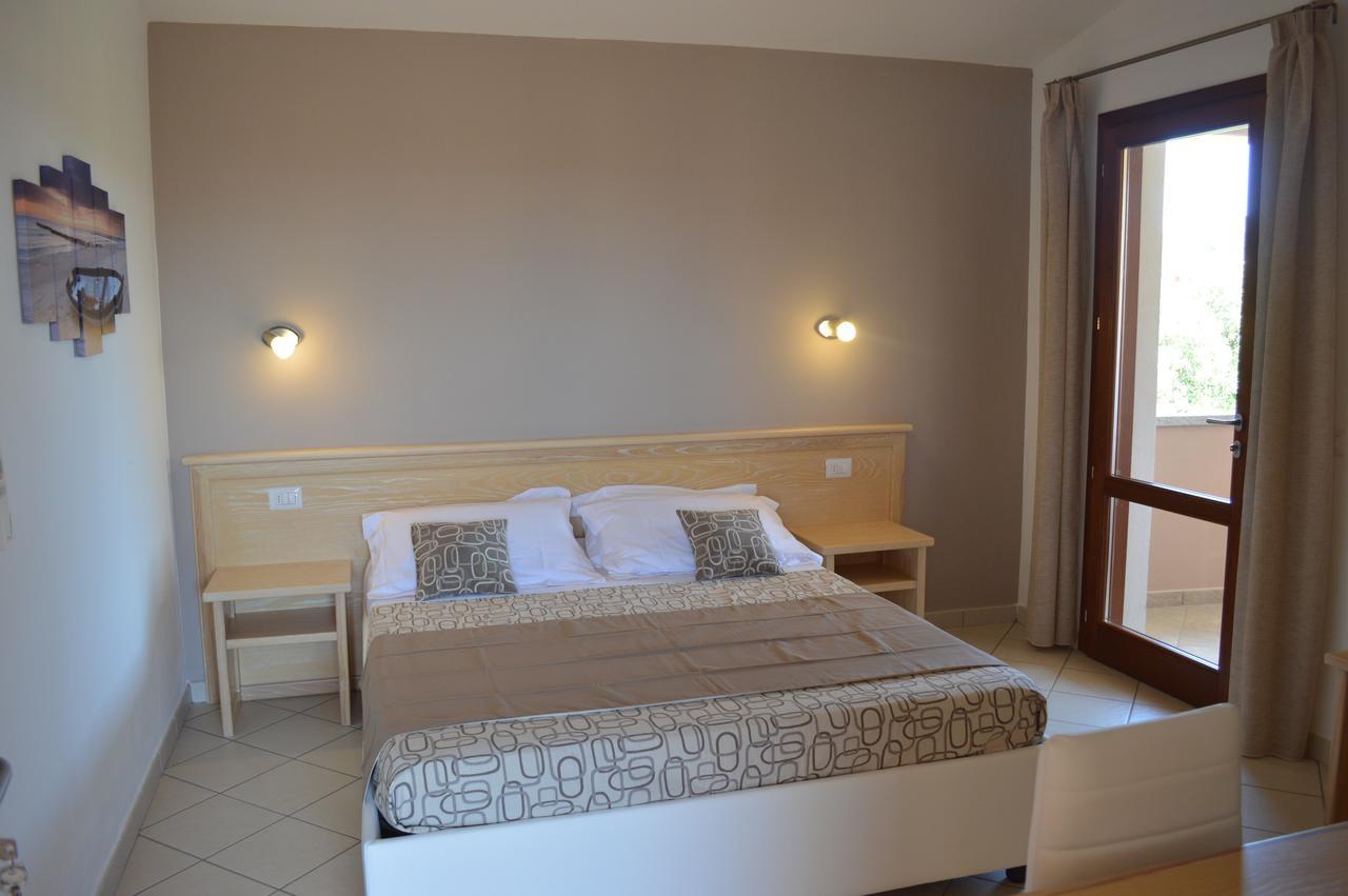 Guest Rooms Affittacamere San Teodoro  Buitenkant foto