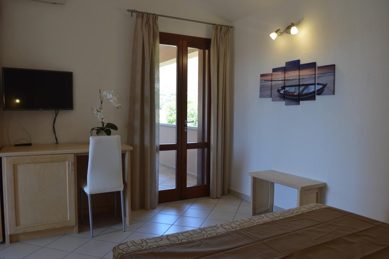 Guest Rooms Affittacamere San Teodoro  Buitenkant foto
