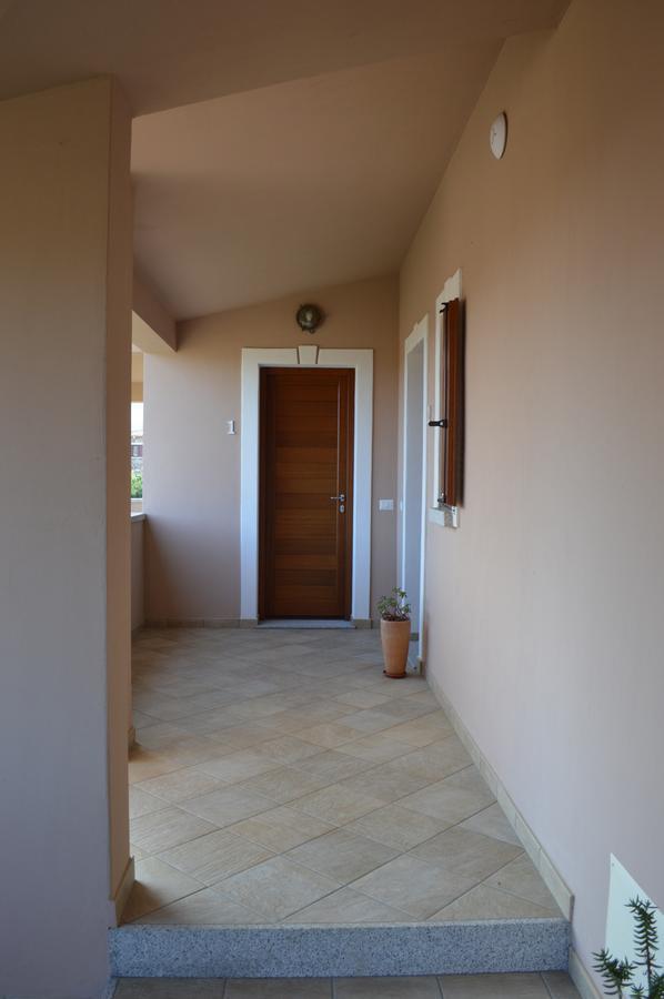 Guest Rooms Affittacamere San Teodoro  Buitenkant foto