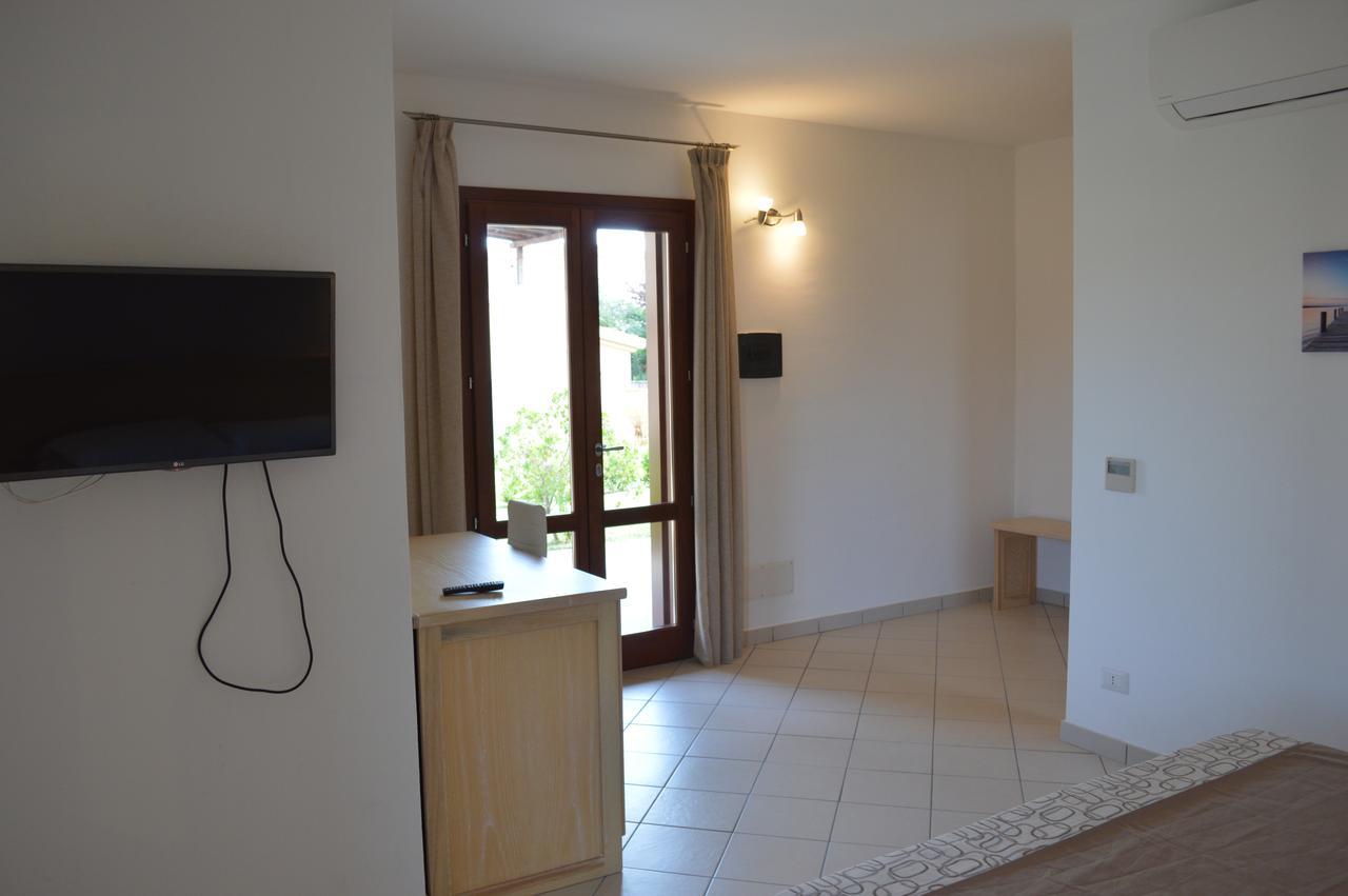 Guest Rooms Affittacamere San Teodoro  Buitenkant foto
