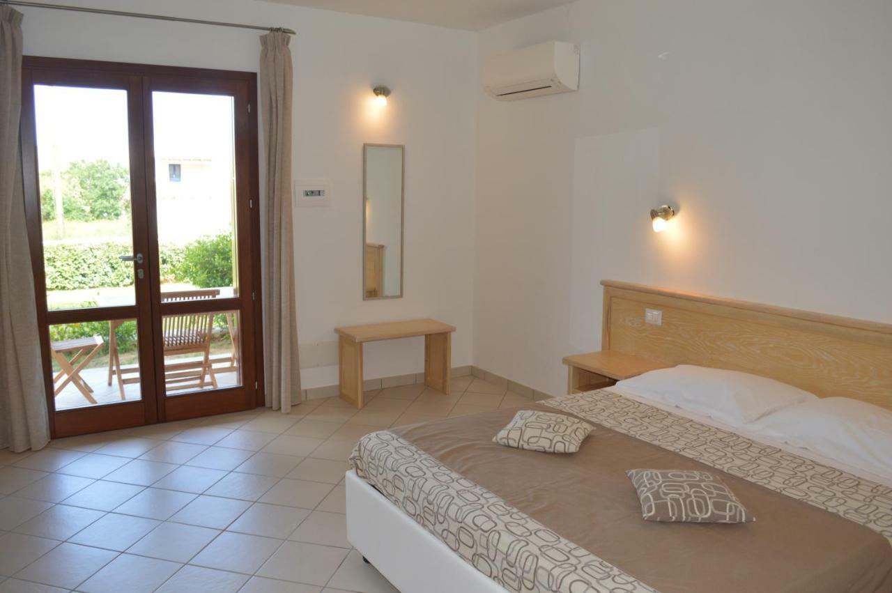 Guest Rooms Affittacamere San Teodoro  Buitenkant foto